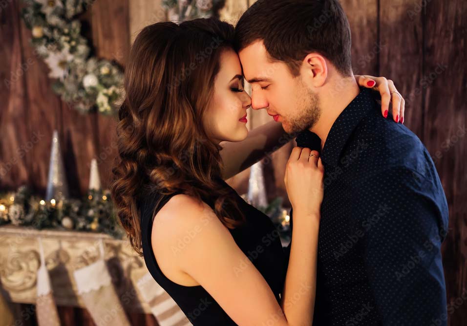 24 Signs a Woman is Ready To Be Kissed on the First Date
